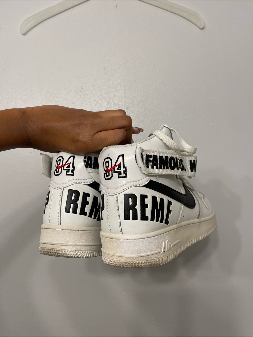 Men’s White Supreme x Nike Air Force 1 High SP Sneakers - Picture 5 of 10